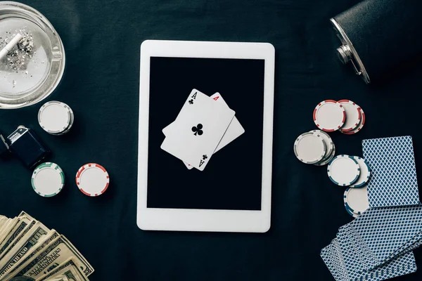 pusat menang platform showing live dealer tables and slot games on mobile