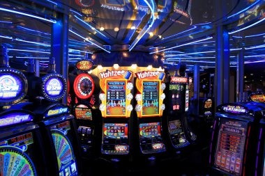 pusat menang Hood vs Wolf slot game on mobile phone