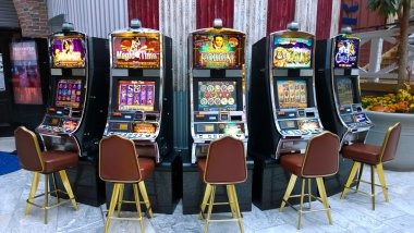 pusat menang featured game showcase